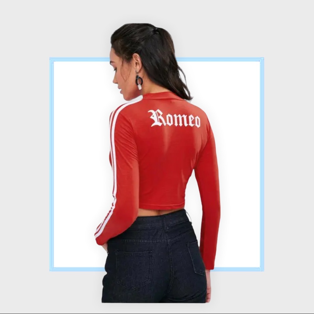 Red long sleeved t short crop top